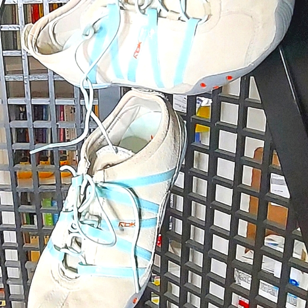 Rbk - Picture 3 of 3